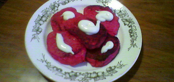 Оладьи из свеклы и творога