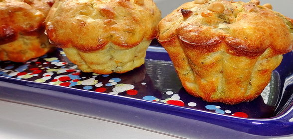 Маффины с щавелем и кедровыми орешками