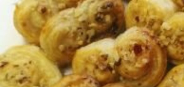 Печенье «Ушки» с орехами