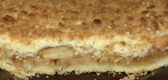 Рассыпчатый яблочный пирог с корицей