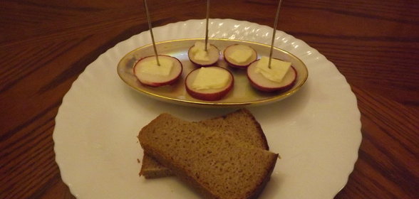 Редис с маслом (очень быстро и просто)