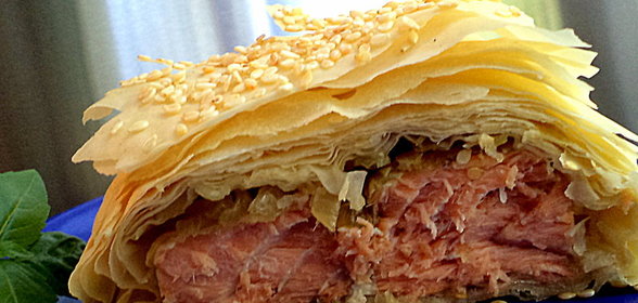 Наш сытный любимый завтрак- пирог из теста фило с семгой!