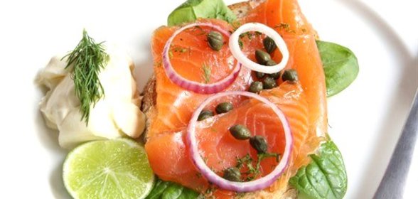 Домашний малосольный лосось в перце