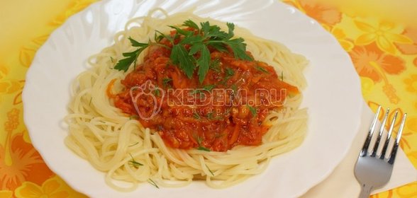 Спагетти с острым соусом