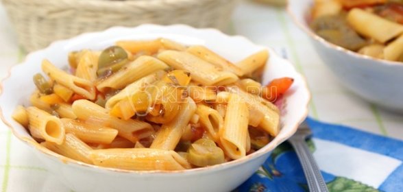 Макароны «Перья» с овощной подливой