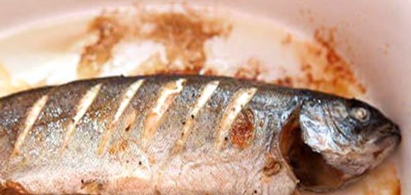 Форель, запеченная с базиликом