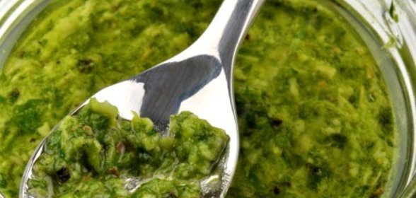 Фисташковое песто со спаржей