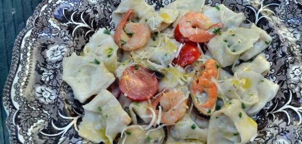 Тортеллини с лососем в сырном соусе