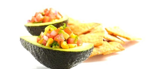 Сальса из авокадо и кукурузы