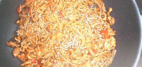 Лапша якисоба с говядиной