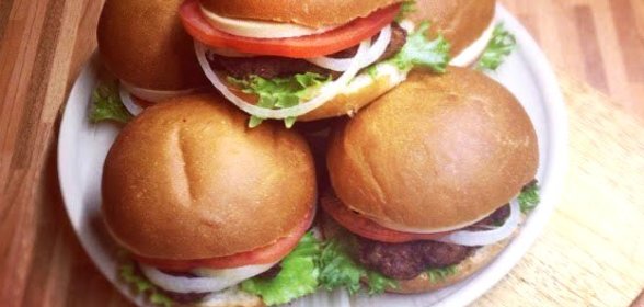 Бургеры из индейки с сыром сулугуни