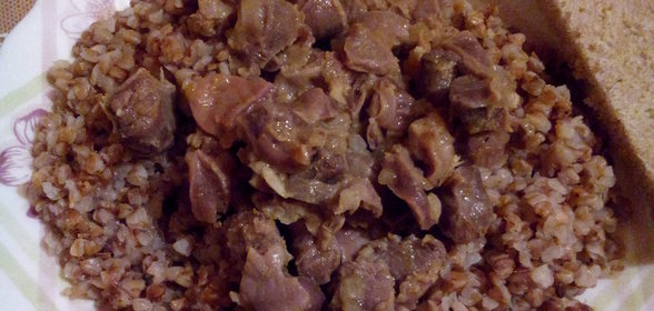 Куриные желудочки в соевом соусе с чесноком