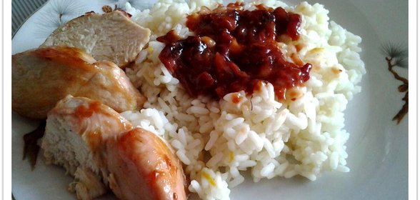 Курица в клюквенном соусе с рисом на гарнир