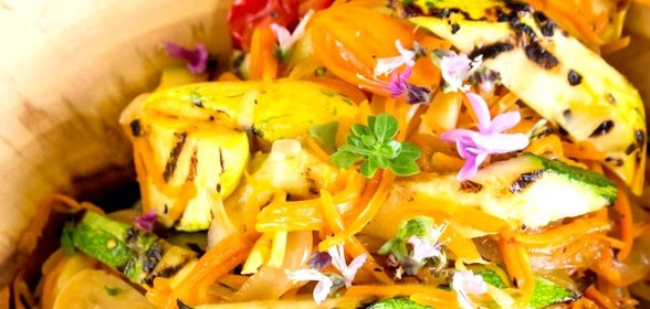 Овощная лапша из кабачков и моркови