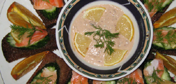 Пицца с грибами и квашеной капустой