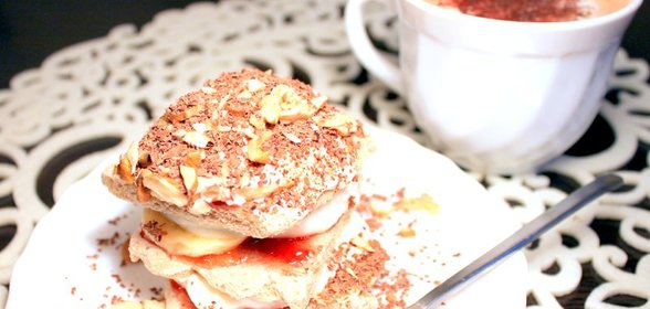 Творожный десерт с хлебцами