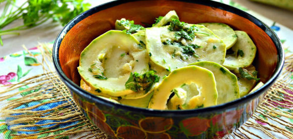 Малосольные кабачки