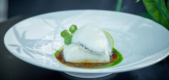 Палтус на азиатском соусе с лимоном и зеленым маслом