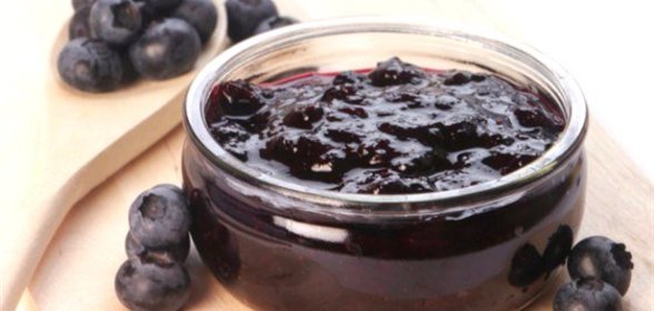 Быстрый черничный соус