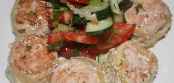 Рулеты из кабачка с куриной начинкой