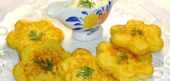 Кукурузные оладьи с крабовыми палочками + сырный соус