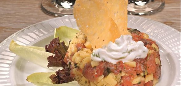 Тартар из сыра и лосося