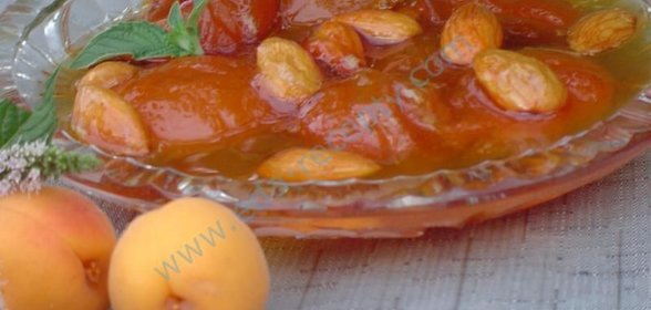 Абрикосовое варенье из абрикосов с миндалем