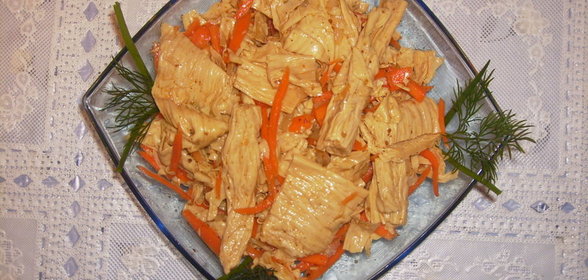 Салат из яблок с орехами