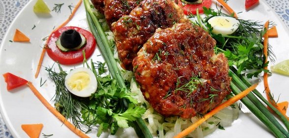 Уштипцы - сербские котлетки с сыром и копчёной грудинкой