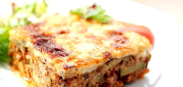 Мусака с соусом Бешамель