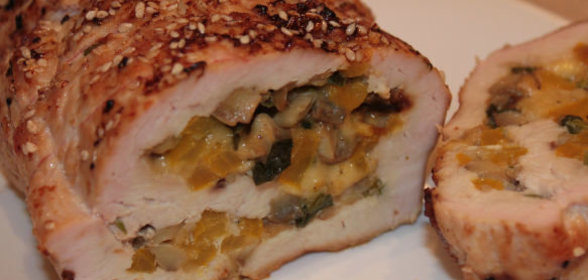 Рулет из индейки (или свинины) с шампиньонами и болгарским перцем