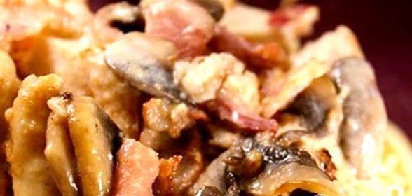 Курица с лимонным маслом и беконом