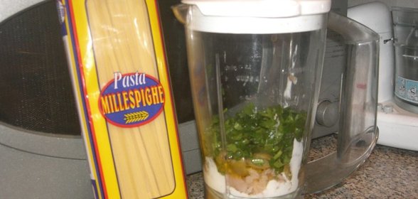 соус из тунца и петрушки