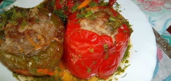 Перцы, фаршированные мясом и рисом