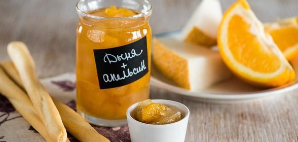 Утиная грудка, обжаренная по-походному в ягодном соусе