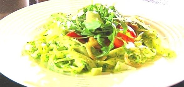 Таглиотели с руккольным песто