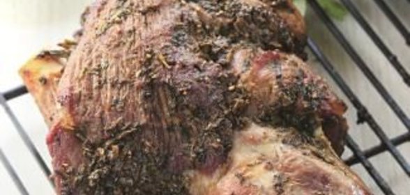 Баранья ножка с пряным маслом