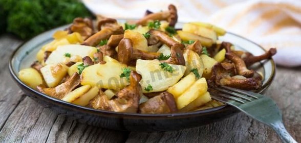 Грибы лисички жареные с картошкой