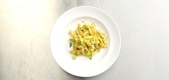 Домашняя паста бузиате с песто алла трапанезе