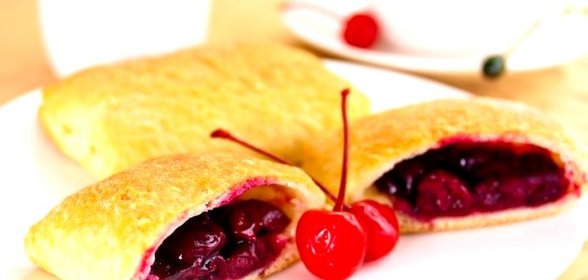 Пирожки с замороженными ягодами