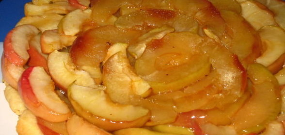 Соус белый с солеными огурцами.