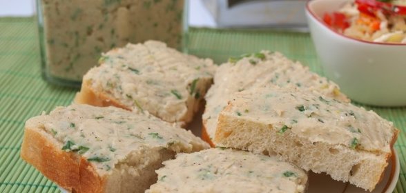 Песто из отварной фасоли