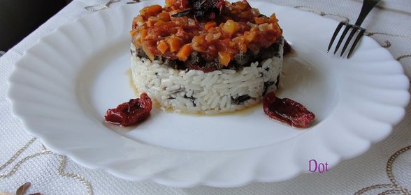 Печень говяжья маринованная в белом вине и прованских травах под томатно-овощным соусом