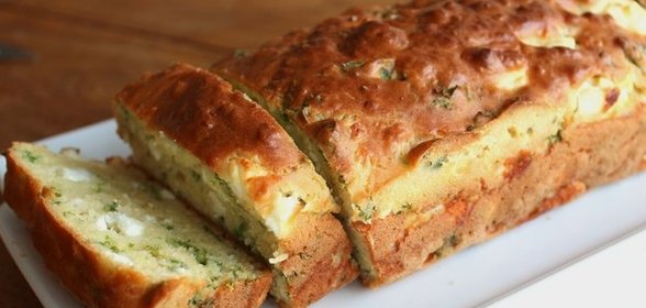 Пирог с сыром фета и зеленью