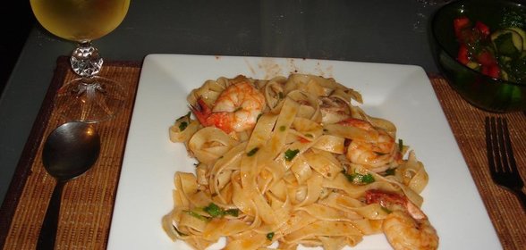 Креветки с макаронами (fettuchini или linguini)