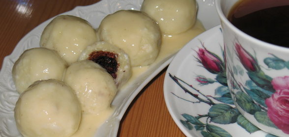 Творожные кнедлики с заморожеными ягодами (упрощенный вариант)