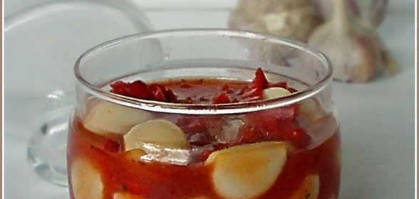 Чеснок маринованный в томатном соке