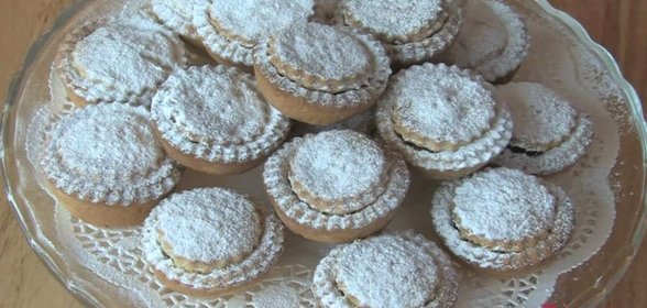 Рождественские корзиночки с джемом