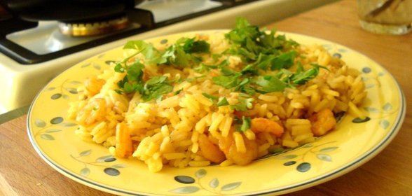 Рис с креветками и карри