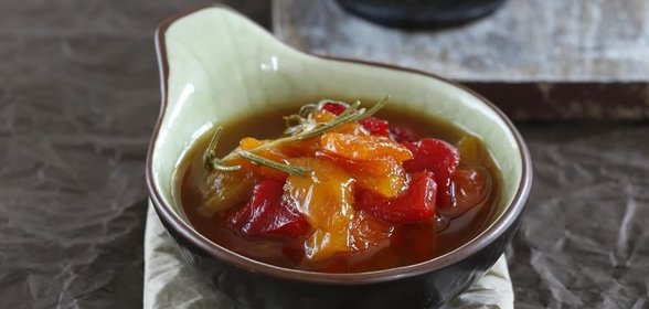 Приправа из подпеченного перца на меду